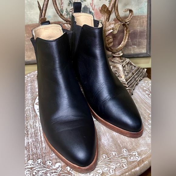 EUC Nisolo “Everyday Chelsea” Ankle Bootie with Rubber Outsoles Size 10 - Picture 4 of 14